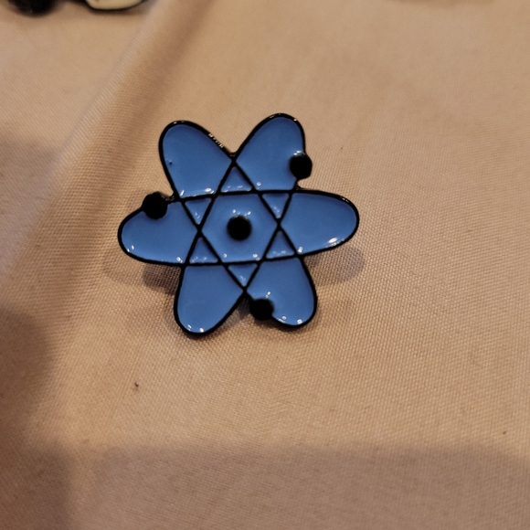 🆕️5/$28 Atomic Science Enamel Pin - Picture 4 of 6